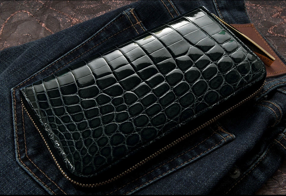 極上のクロコダイル財布を手にする幸せ。高品質で適正価格の国産ブランドおすすめクロコウォレット8選